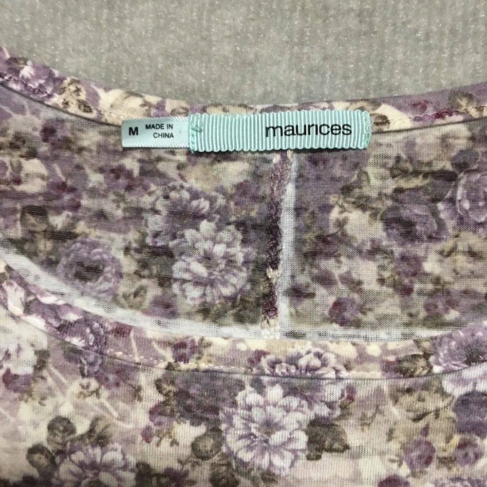 Beautiful dolman short sleeve tee lavender flowers Maurices Sz Med EUC Like new - Picture 7 of 12